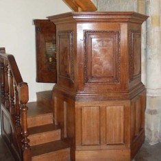 Comper's pulpit