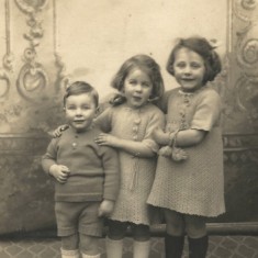 John,  born 1924, Evelyn, b 1922, Bessie, b 1921