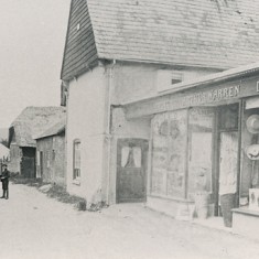 An early photograph of Workhouse Lane and Warren's shop