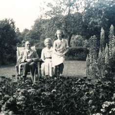 Woodfields Family in garden