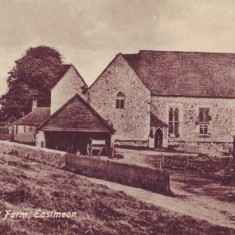 Court Farm, before restoration by Morley Horder. What is now a magnificent garden was a farm yard, and The Great Hall was used as a farm building.