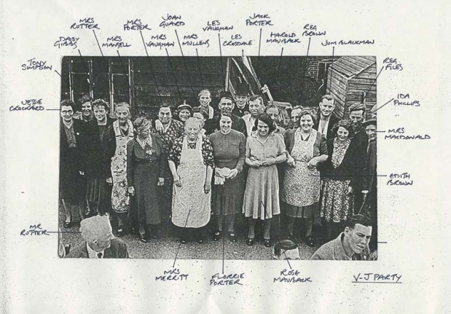 VJ Party, ladies standing
