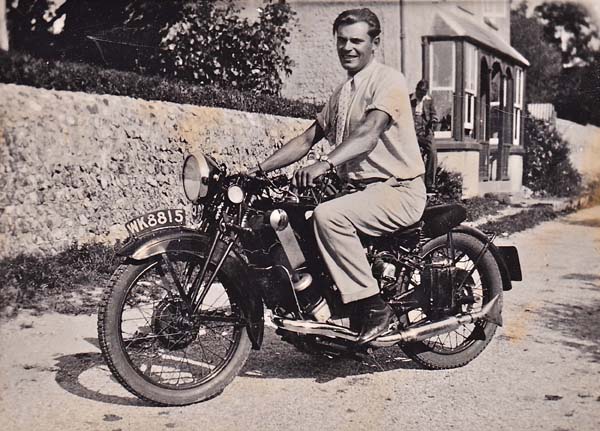 Jack Appleby outside Duncombe View. Perhaps the Applebys gave the cottage its new name?