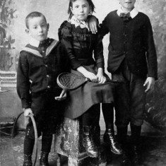 Crispin Florence Owen Owen (eldest) with brother Crispin and sister Florence (Florence Newbold Budd)